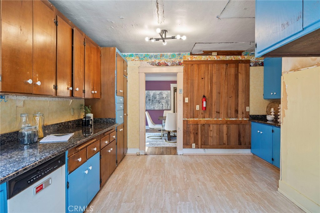 MLS #OC25144639 img 44