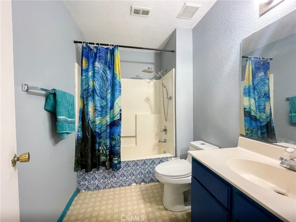 https://media.crmls.org/medias/331325fa-3836-4258-8f93-19df7e5dd5b3.jpg?preset=X-Large