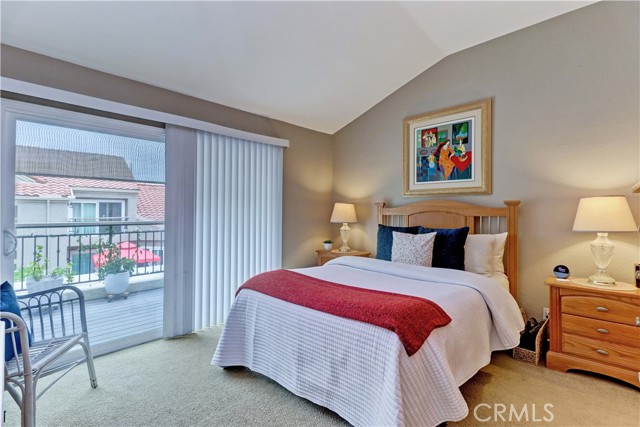 21982 Kitridge, Mission Viejo CA: https://media.crmls.org/medias/33138706-2767-4744-a9a1-d92fefc8a2e1.jpg
