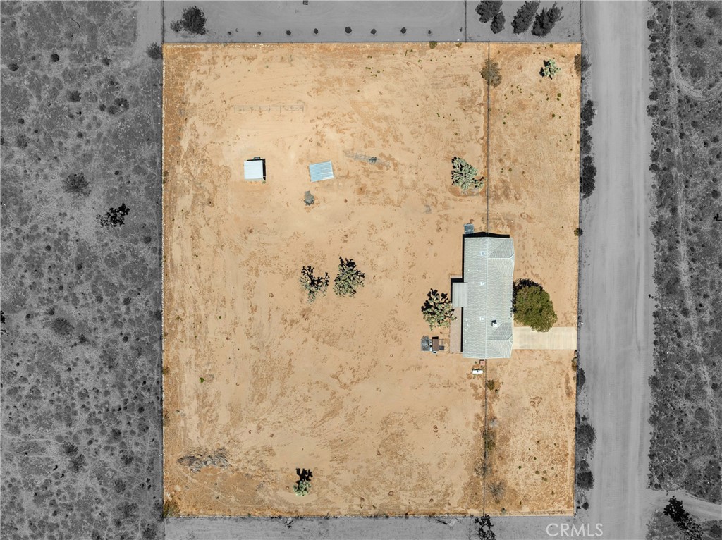 https://media.crmls.org/medias/3313a444-0516-422e-8b5b-5c2594c7608f.jpg?preset=X-Large