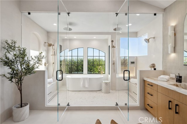 Detail Gallery Image 44 of 69 For 2915 Cliff Dr, Newport Beach,  CA 92663 - 4 Beds | 4/1 Baths