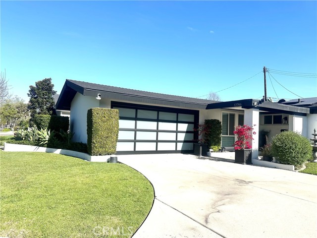 Detail Gallery Image 3 of 27 For 12746 Martha Ann, Los Alamitos,  CA 90720 - 4 Beds | 3 Baths