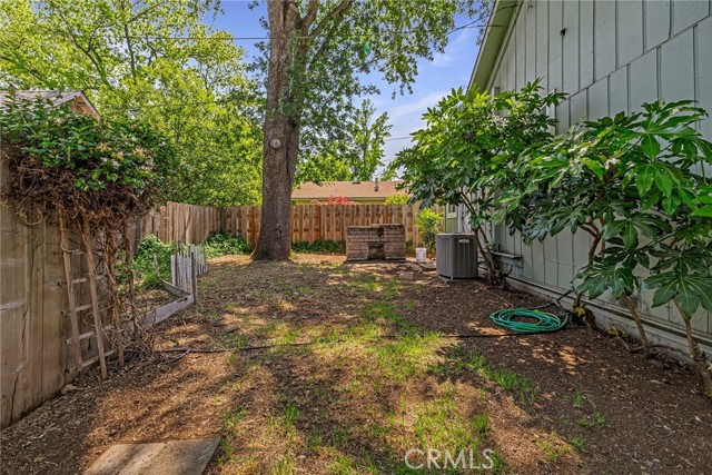 1617 Hemlock Street, Chico CA: https://media.crmls.org/medias/331465b7-d180-48c1-993a-da52d7de64fe.jpg