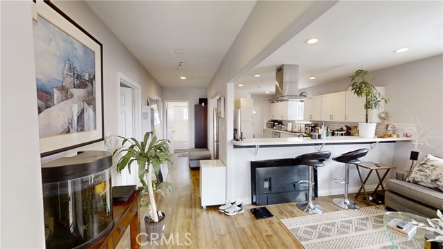 525 W 107th Street, Los Angeles CA: https://media.crmls.org/medias/3315d04c-77e0-4bf9-b36a-4b023e5ca31f.jpg