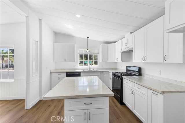 Detail Gallery Image 12 of 36 For 10220 Wrangler Way, Corona,  CA 92883 - 3 Beds | 2 Baths