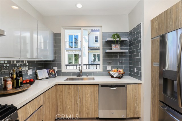 20 Spyglass Avenue, Phillips Ranch CA: https://media.crmls.org/medias/331665ac-6b53-43c9-a6e1-bd887d94fb33.jpg