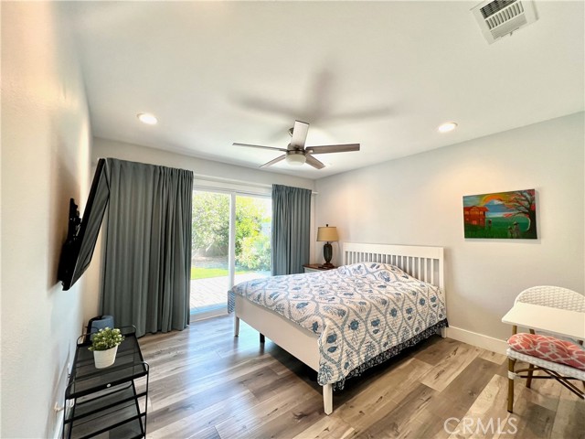 Detail Gallery Image 9 of 21 For 6051 Summerdale Dr, Huntington Beach,  CA 92647 - 4 Beds | 2 Baths