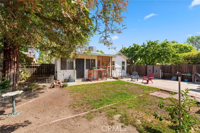 221 College Avenue, Coalinga CA: https://media.crmls.org/medias/3318b6d2-2fe3-49a6-a0d8-3d92dabcccc2.jpg