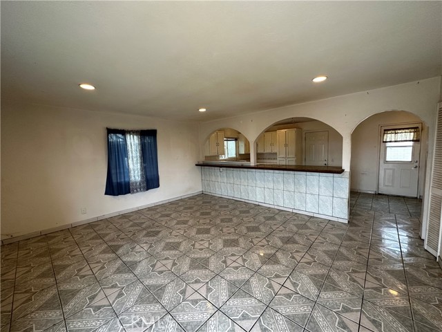 3328 East Clinton Street photo 5