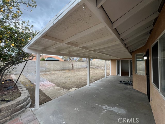Detail Gallery Image 15 of 17 For 9752 Robinia St, Fontana,  CA 92335 - 5 Beds | 2 Baths