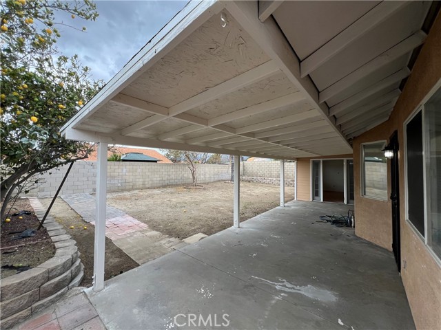 Detail Gallery Image 15 of 17 For 9752 Robinia St, Fontana,  CA 92335 - 5 Beds | 2 Baths