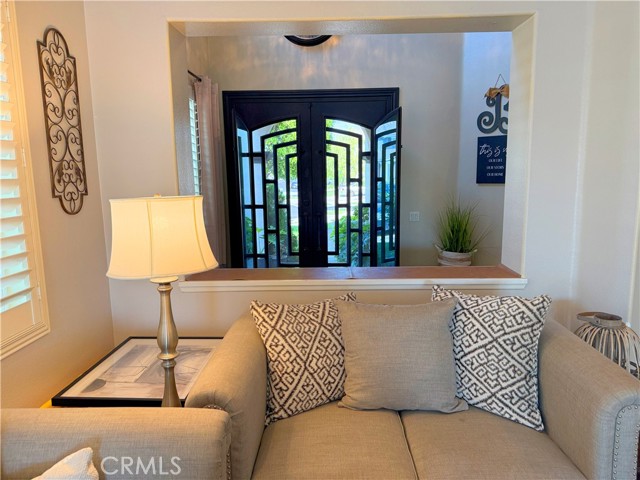 15767 Buck Point Lane, Fontana CA: https://media.crmls.org/medias/331aaf37-91af-4235-bd1c-0577cabe993e.jpg