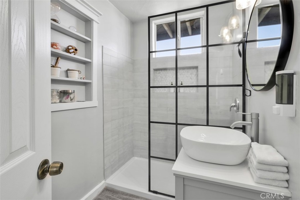 MLS #OC25214105 image #12