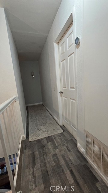 Detail Gallery Image 10 of 27 For 1772 Dumitru #B,  Corona,  CA 92881 - 2 Beds | 2/1 Baths