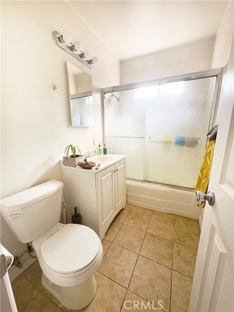 Detail Gallery Image 8 of 9 For 5527 Clybourn Ave, North Hollywood,  CA 91601 - – Beds | – Baths