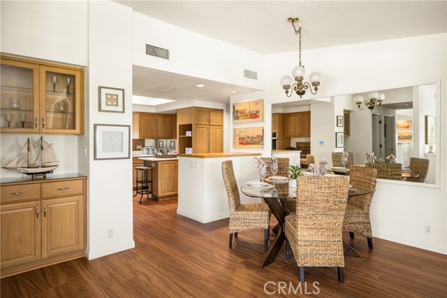 Detail Gallery Image 11 of 27 For 1581 Glenview  65-B, Seal Beach,  CA 90740 - 2 Beds | 2 Baths
