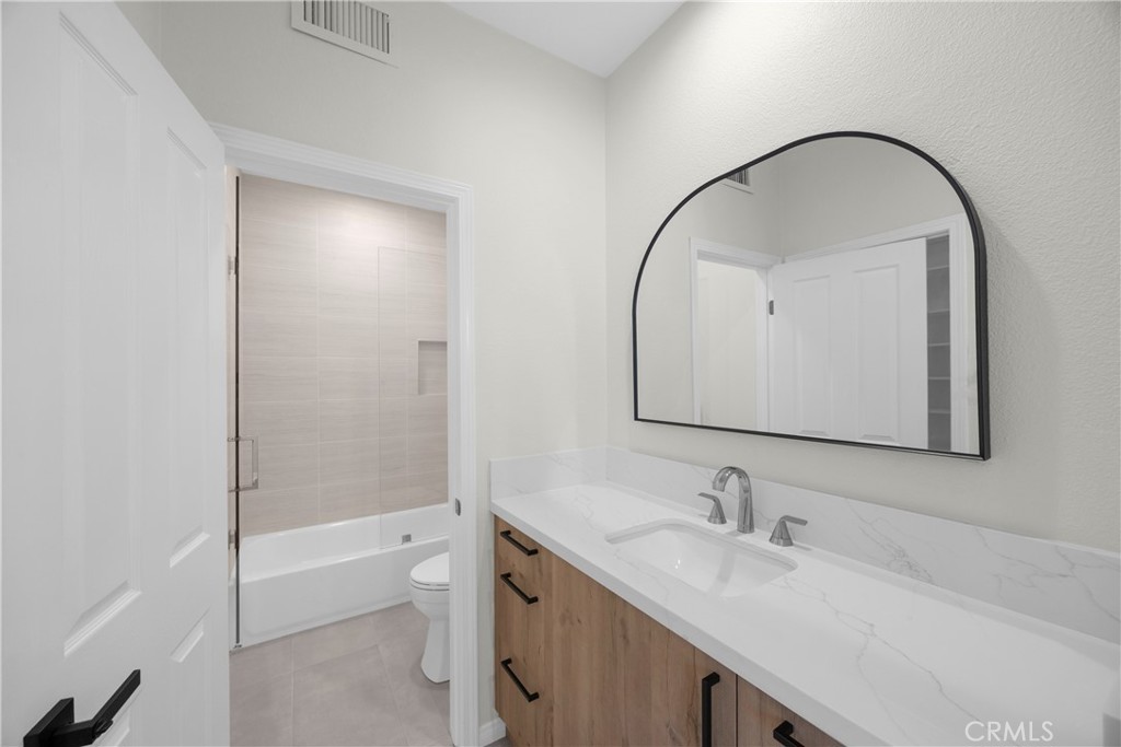 MLS #OC25258217 image #25