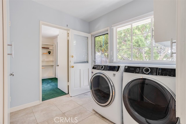 Detail Gallery Image 28 of 45 For 523 Meadows Dr., Glendale,  CA 91202 - 4 Beds | 4 Baths