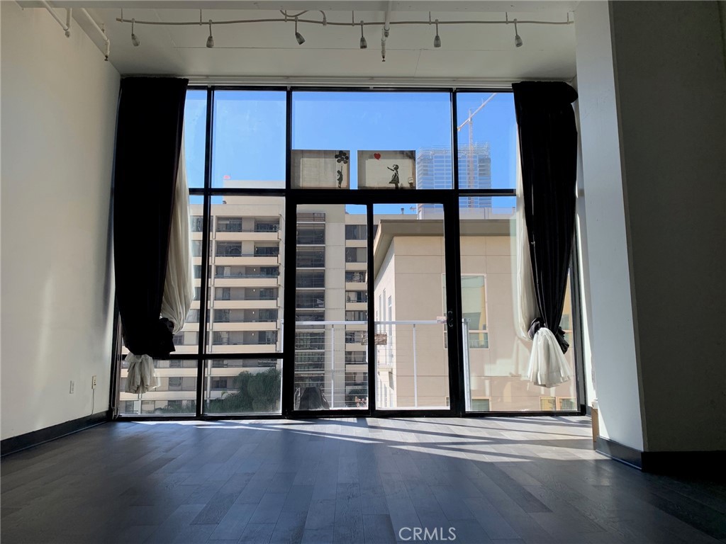 645 W 9th Street 740, Los Angeles, CA 90015