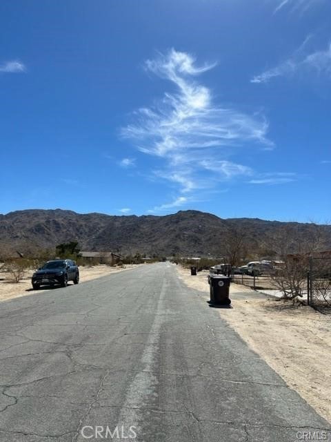 Detail Gallery Image 3 of 11 For 6582 Manzanita Ave, Twentynine Palms,  CA 92277 - 2 Beds | 2 Baths