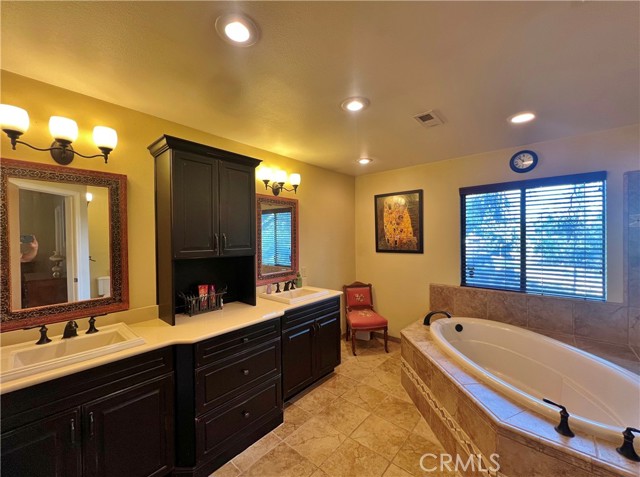 44293 Copper Creek Way, Coarsegold CA: https://media.crmls.org/medias/331e7a53-0f24-4f3e-a22c-38d8b7d89a56.jpg