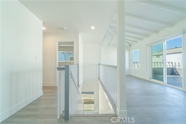 Detail Gallery Image 2 of 19 For 106 Nordina St, Newport Beach,  CA 92663 - 3 Beds | 2 Baths