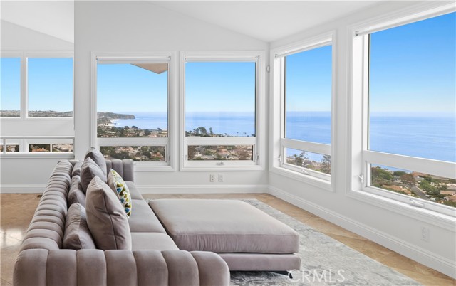 Detail Gallery Image 11 of 44 For 11 N Vista De Catalina, Laguna Beach,  CA 92651 - 4 Beds | 2/1 Baths