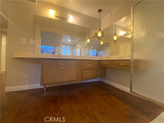 Detail Gallery Image 21 of 38 For 2106 Oxford Ave, Claremont,  CA 91711 - 4 Beds | 3 Baths