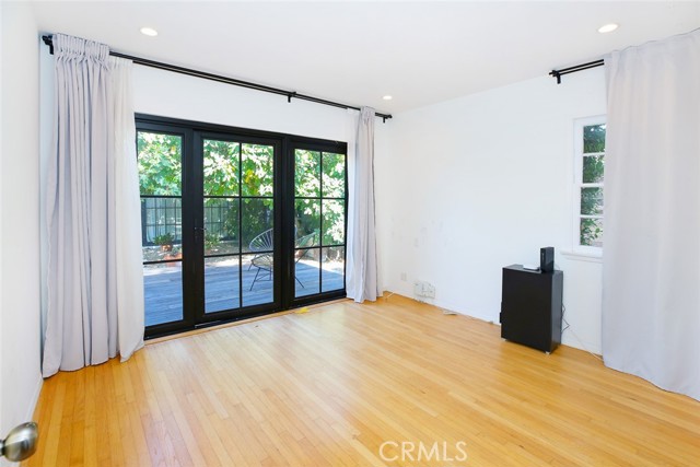 Detail Gallery Image 13 of 28 For 1113 Amoroso Pl, Venice,  CA 90291 - 2 Beds | 1 Baths