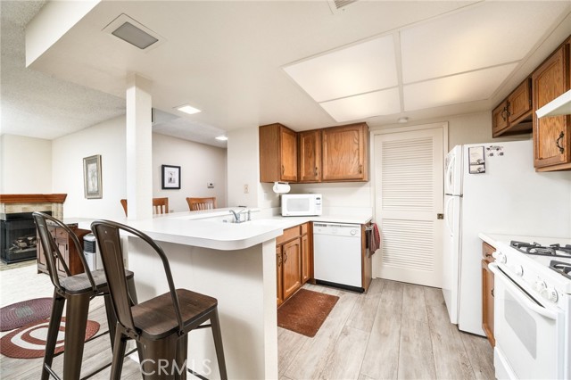 Detail Gallery Image 4 of 20 For 234 E Fern Ave #104,  Redlands,  CA 92373 - 2 Beds | 2 Baths