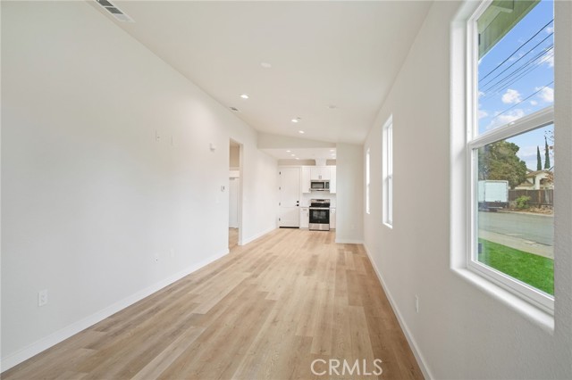 Detail Gallery Image 7 of 29 For 243 3rd St, Tracy,  CA 95376 - – Beds | – Baths