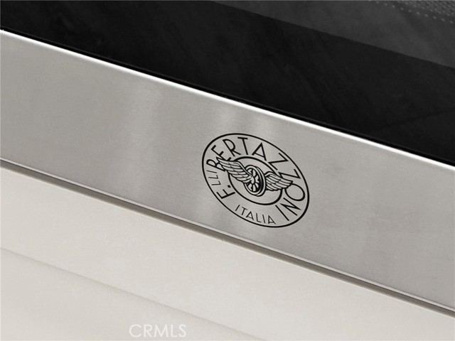 Detail Gallery Image 11 of 71 For 414 Main St #300,  Huntington Beach,  CA 92648 - 2 Beds | 2/1 Baths