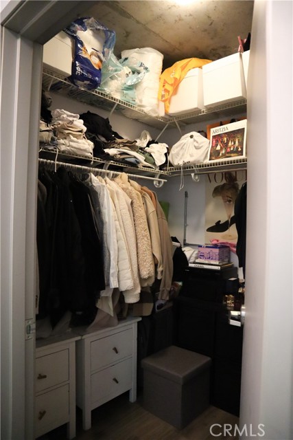 645 W 9th Street, Los Angeles CA: https://media.crmls.org/medias/3321cbe2-76c1-4521-9ef8-4fb0e1875869.jpg