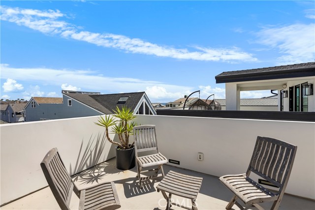 112 30th Street, Newport Beach CA: https://media.crmls.org/medias/33222505-72ae-4eca-8551-fad84bbdc5c3.jpg