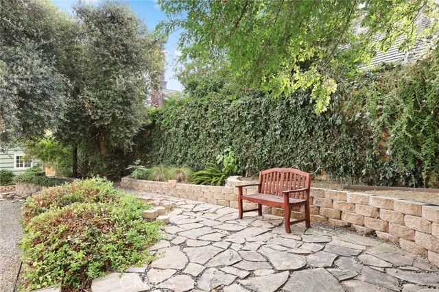 Detail Gallery Image 16 of 18 For 145 Monte Vista Ln, Sierra Madre,  CA 91024 - 5 Beds | 3/1 Baths
