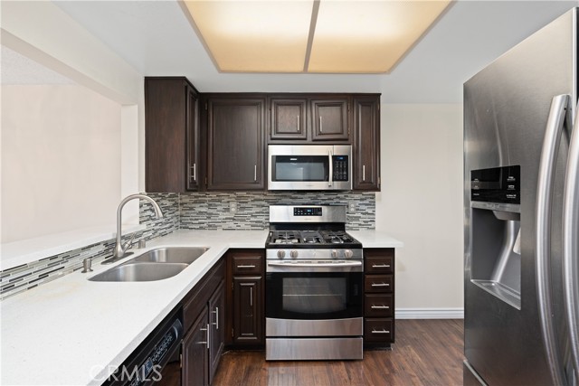 Detail Gallery Image 7 of 36 For 6716 Clybourn Ave #159,  North Hollywood,  CA 91606 - 2 Beds | 2 Baths