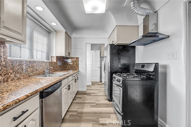 Detail Gallery Image 14 of 32 For 9807 S Denker, Los Angeles,  CA 90047 - 3 Beds | 2 Baths