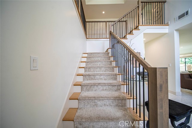 6360 E Vera Crest Drive, Long Beach CA: https://media.crmls.org/medias/33252750-902e-414e-be56-1f9b98806e37.jpg