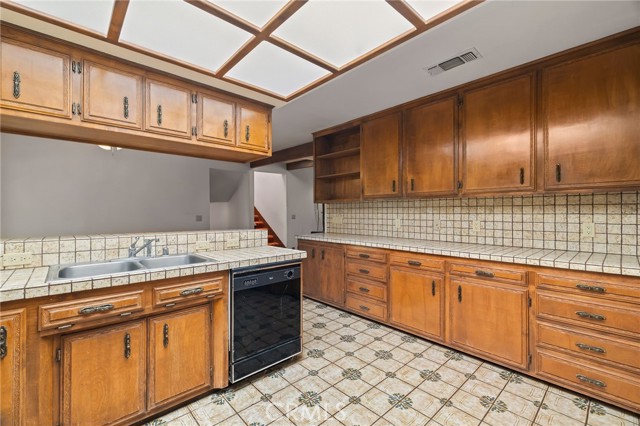 6638 Ray Family Lane, Magalia CA: https://media.crmls.org/medias/3325500d-6357-47c6-8a52-8ffe33a5713c.jpg