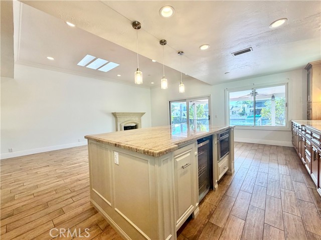 Detail Gallery Image 10 of 33 For 24302 Ponchartrain Ln, Lake Forest,  CA 92630 - 3 Beds | 2 Baths