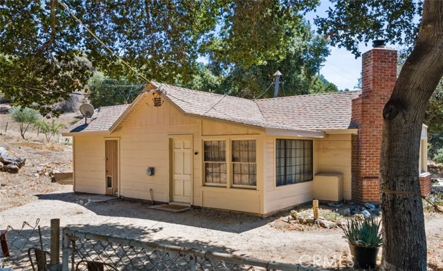 39813 Calle Carona, Green Valley CA: https://media.crmls.org/medias/33269647-e02d-489a-a585-1c1d567f3a47.jpg