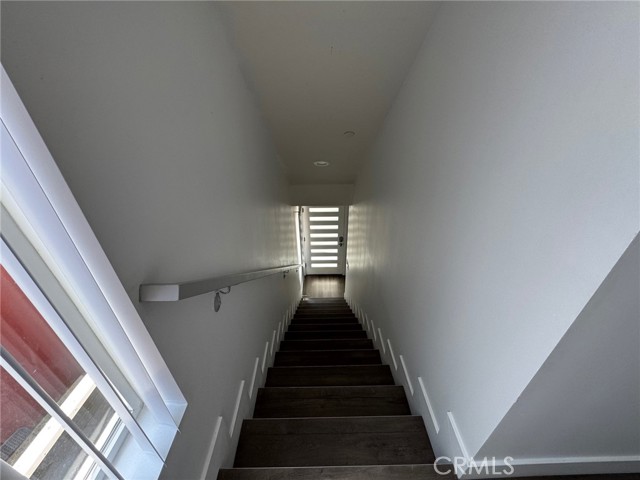 1737 1/2 Magnolia Avenue, Los Angeles CA: https://media.crmls.org/medias/33276889-31da-4b40-aae4-2a3a53454aa2.jpg
