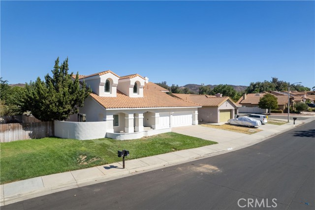 Detail Gallery Image 2 of 44 For 23072 Trillium Dr, Wildomar,  CA 92595 - 5 Beds | 3 Baths