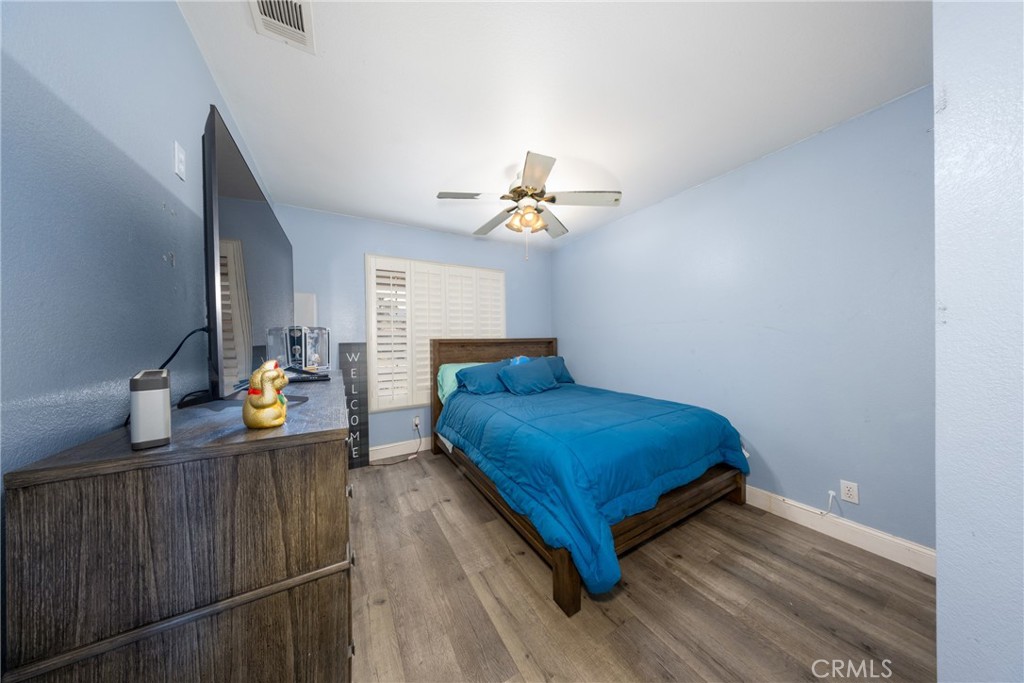 https://media.crmls.org/medias/3327a731-9253-4e17-9c25-3e783c27aaa3.jpg?preset=X-Large