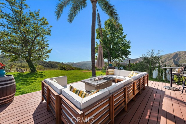 19041 Live Oak Canyon Road, Trabuco Canyon CA: https://media.crmls.org/medias/3327d675-2e8f-4327-a101-d7a4ce78c64c.jpg