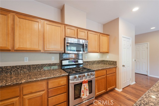 Detail Gallery Image 9 of 40 For 34278 Torrey Pines Court, Lake Elsinore,  CA 92532 - 3 Beds | 2 Baths