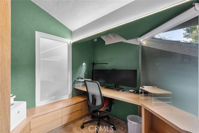 3051 Gertrude Avenue, La Crescenta CA: https://media.crmls.org/medias/332a211f-25c9-4ddf-ab5d-170185039785.jpg