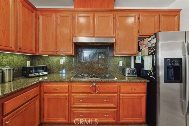 13856 Casablanca Court, Eastvale CA: https://media.crmls.org/medias/332a2bbc-c057-44e7-b128-52e0ae7a5f80.jpg