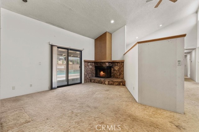 18510 Santa Fe Avenue, San Bernardino CA: https://media.crmls.org/medias/332b1011-f258-4876-9fed-fce16bf49dd3.jpg