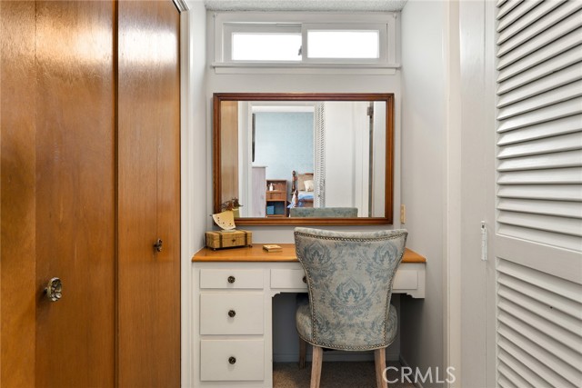 23856 Aetna Street, Woodland Hills CA: https://media.crmls.org/medias/332b2ae9-5b52-44fa-a37c-40cb0e450fec.jpg